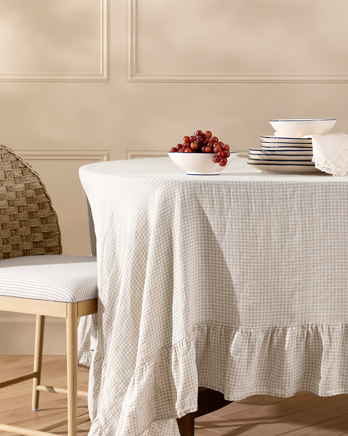 Catania Linen Ruffle Tablecloth