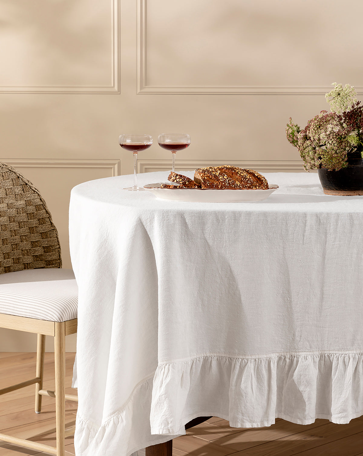 Catania Linen Ruffle Tablecloth