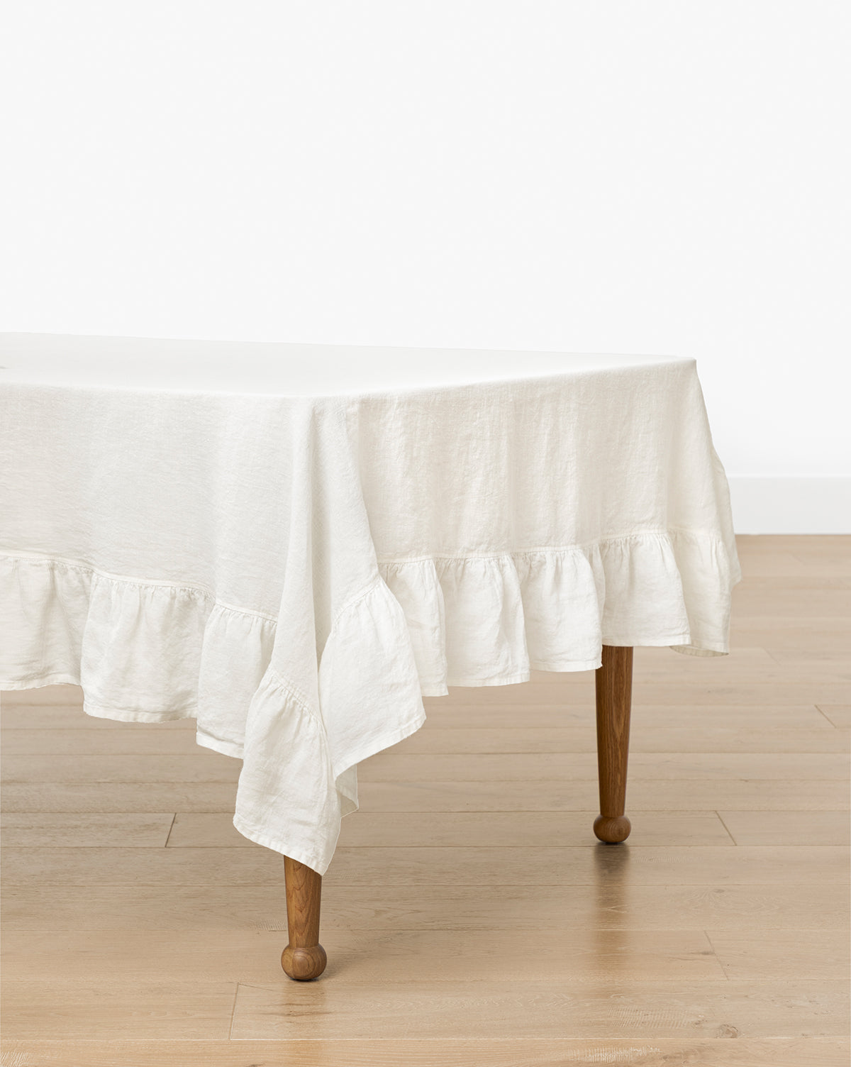 Catania Linen Ruffle Tablecloth