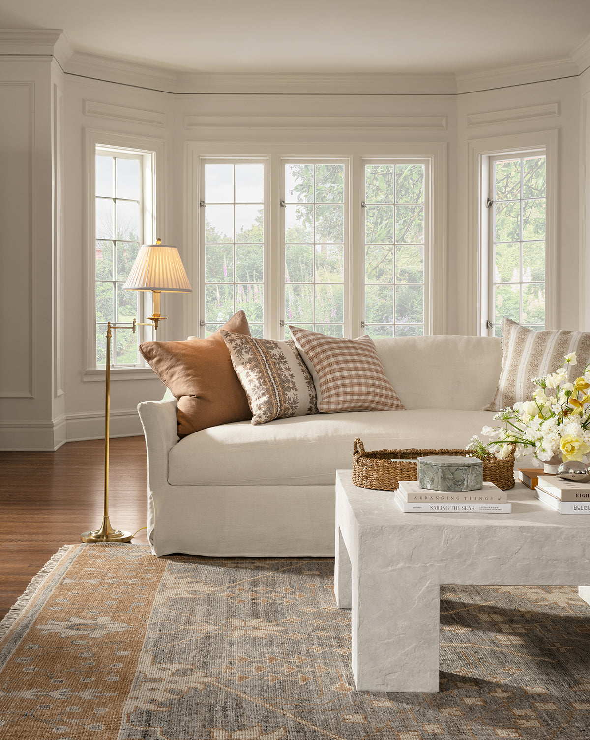 Wilhelmina Classic Slipcover Sofa (85"-110")